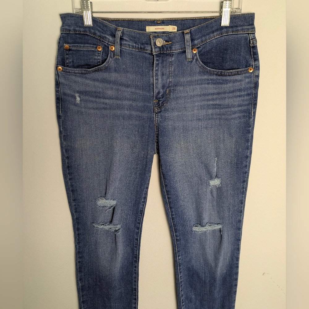 Levi's Jeans Women 28 Blue Denim Boyfriend Mid Rise Distressed Med Wash Ankle - Picture 3 of 12